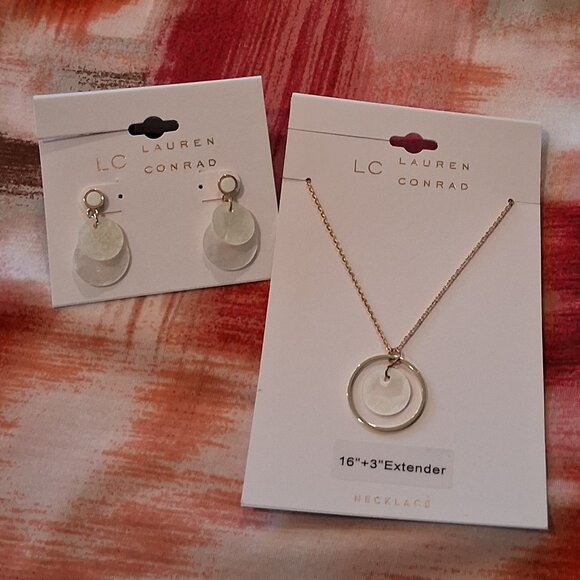 LC Lauren Conrad Girly Pearl-Seashore Pendant Necklace & Earrings Set - Picture 1 of 11